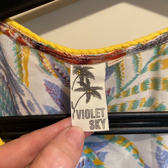 Bright flowy top - Picture 3 of 3